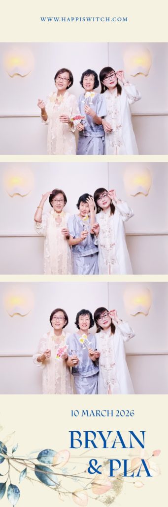 Wedding photostrip of three friends at the couple's wedding